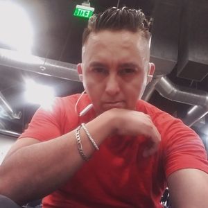 Meet your Posher, Carlos